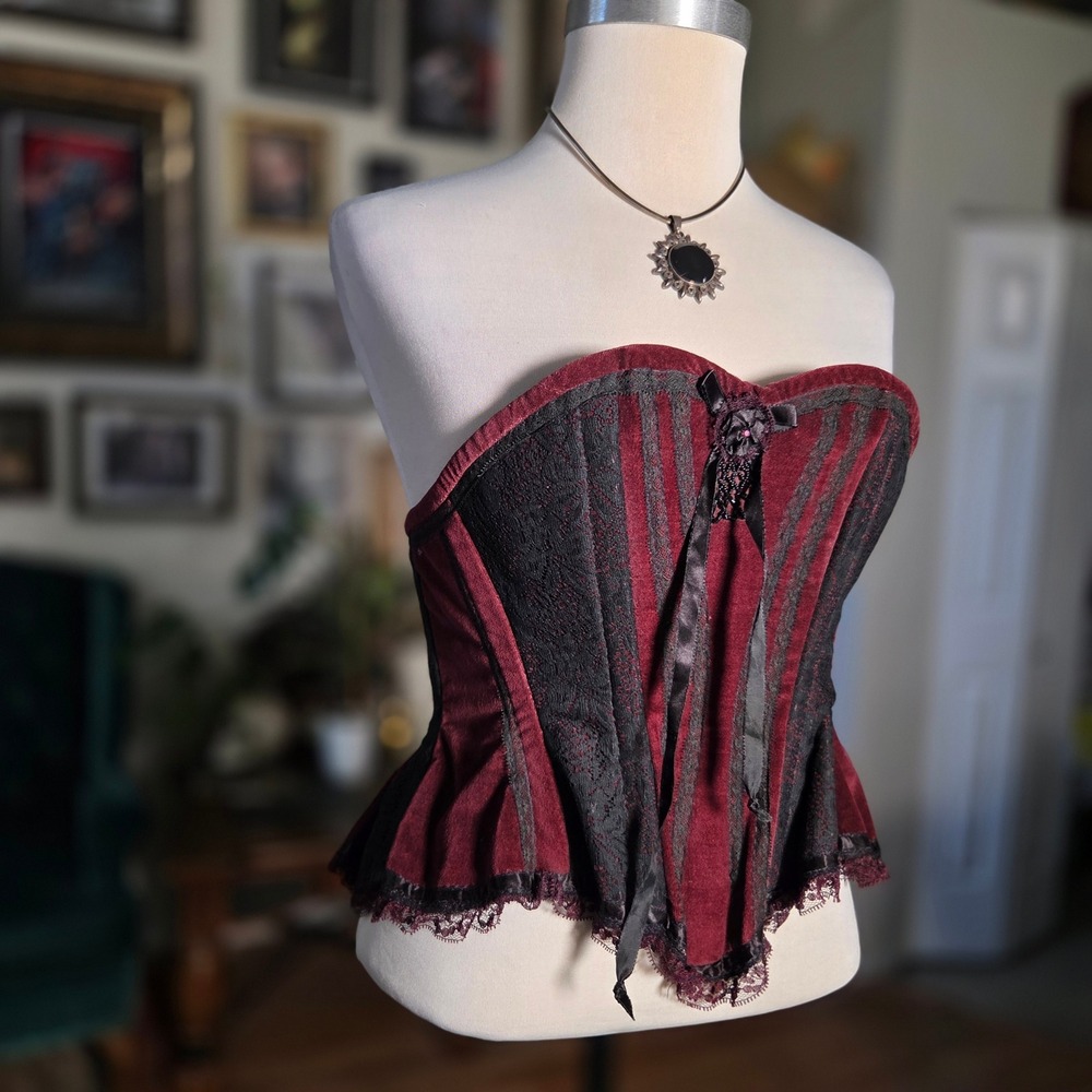 Vintage Y2K Burgundy Velvet and Black Lace Gothic Corset Top Sweetheart Bustier - Picture 2 of 7